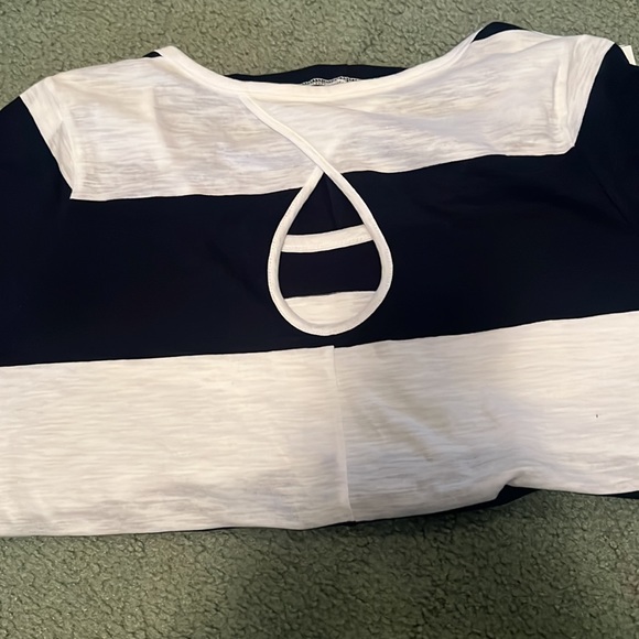 Gap Easy Tee in Navy and White Stripes - Picture 2 of 2